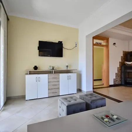Ground Floor With Grill Appartamento Medolino